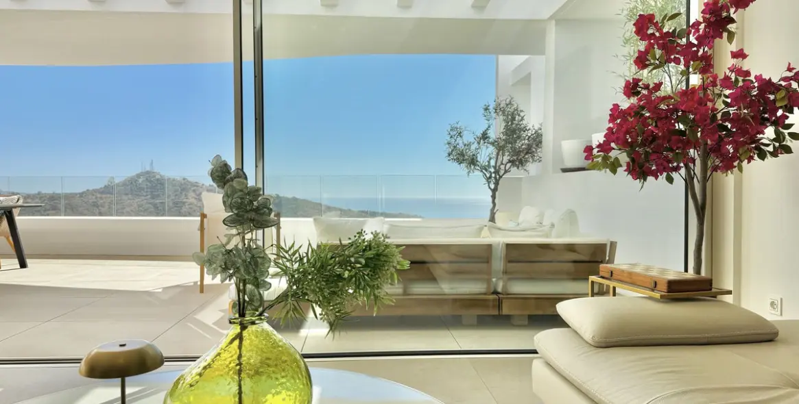 Sale of middle floor apartment in Ojén 9