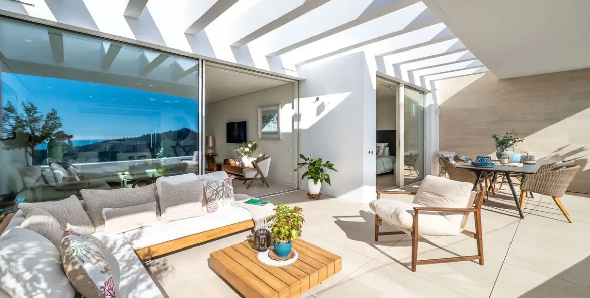 Sale of middle floor apartment in Ojén 11