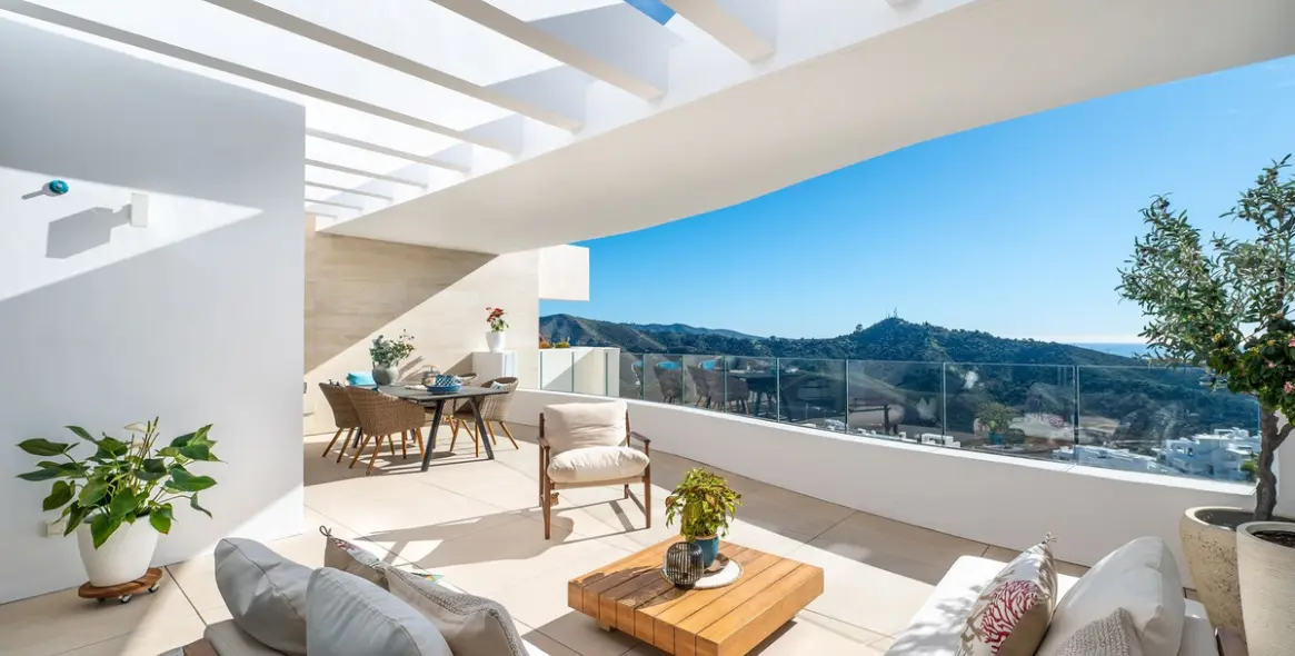 Sale of middle floor apartment in Ojén 13
