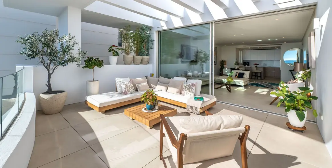 Sale of middle floor apartment in Ojén 15