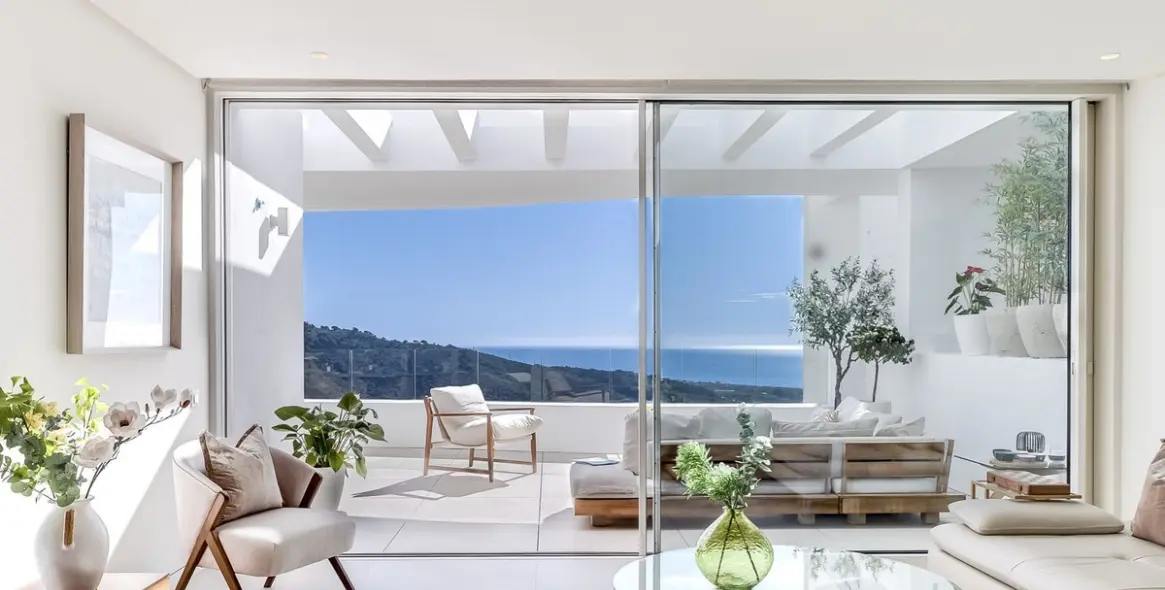 Sale of middle floor apartment in Ojén 19