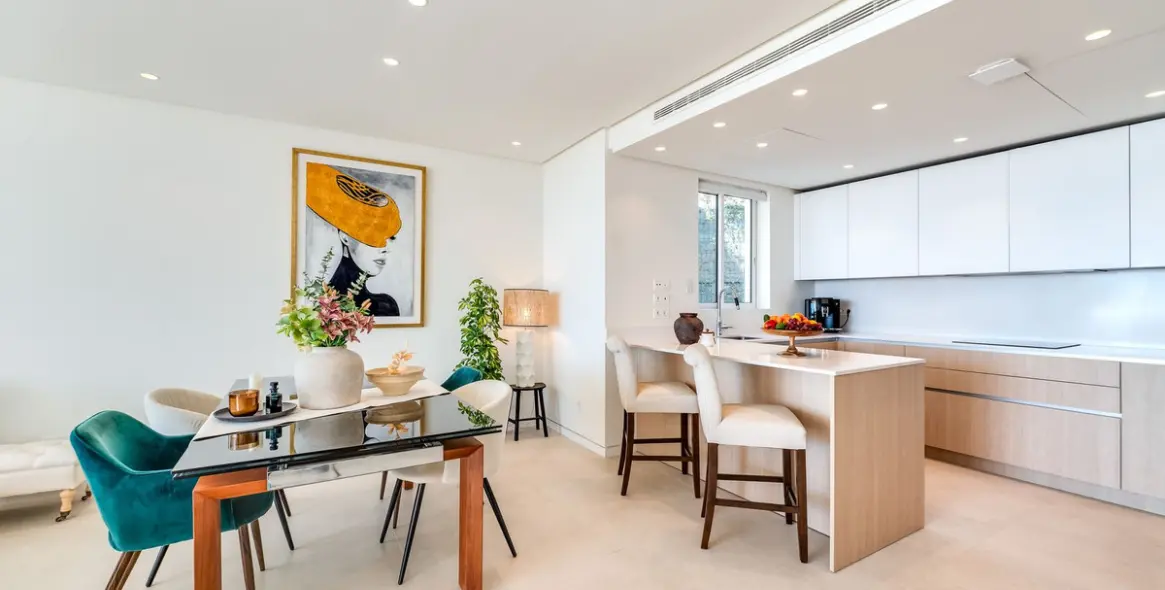 Sale of middle floor apartment in Ojén 24