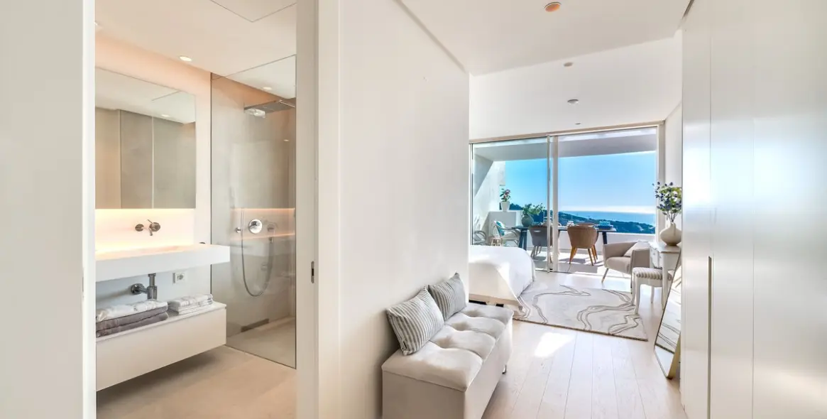 Sale of middle floor apartment in Ojén 29