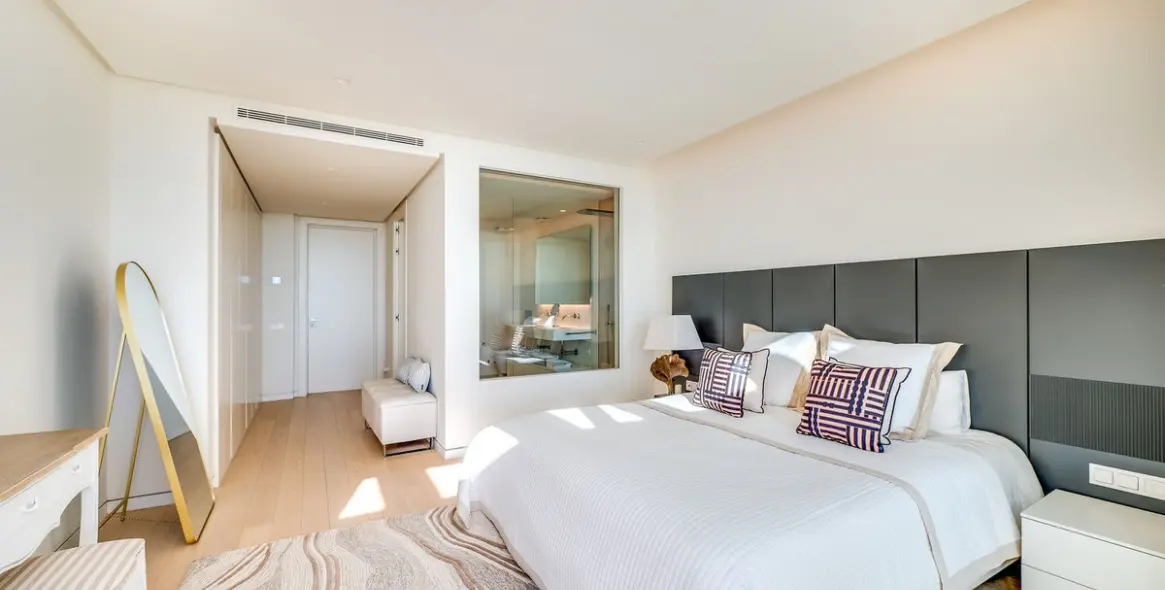 Sale of middle floor apartment in Ojén 31