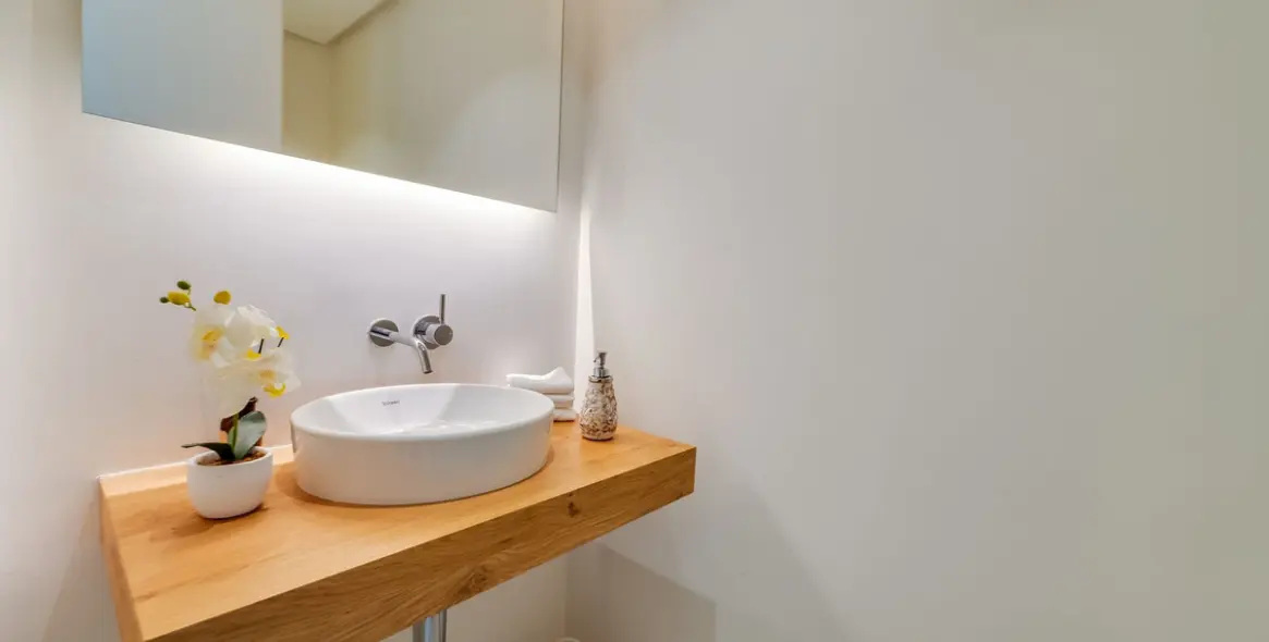 Sale of middle floor apartment in Ojén 44