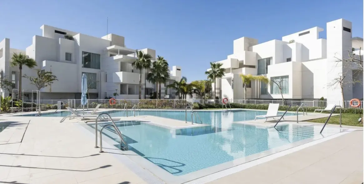 Sale of middle floor apartment in Ojén 51