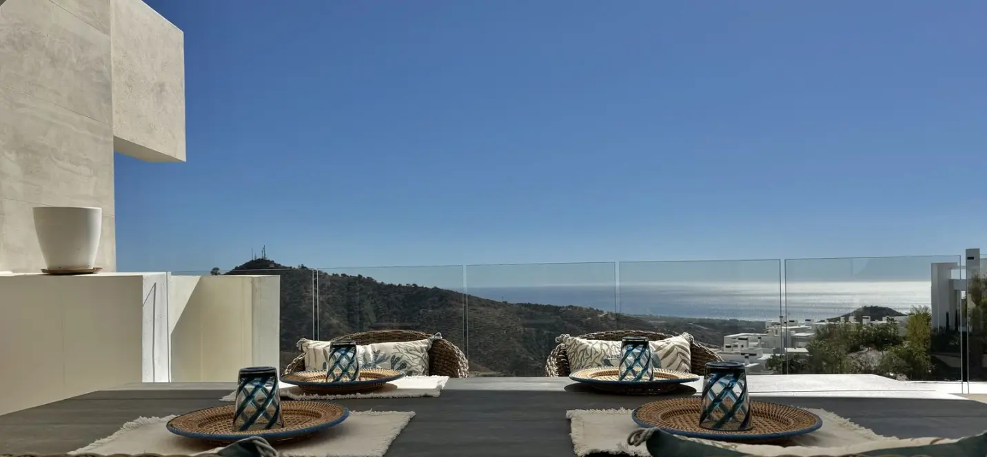 Venta de apartamento en planta media en Ojén 2