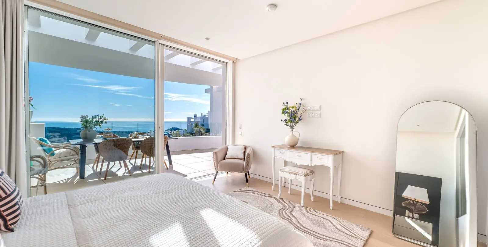 Venta de apartamento en planta media en Ojén 66