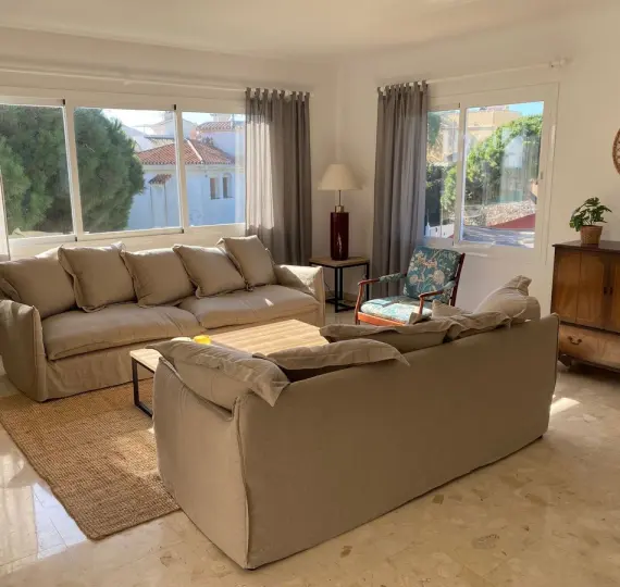 Продажа  отдельно стоящей виллы в Calahonda