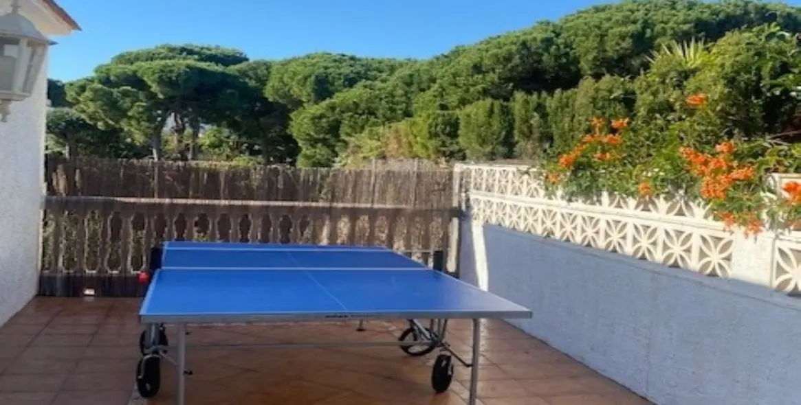 Продажа  отдельно стоящей виллы в Calahonda 16