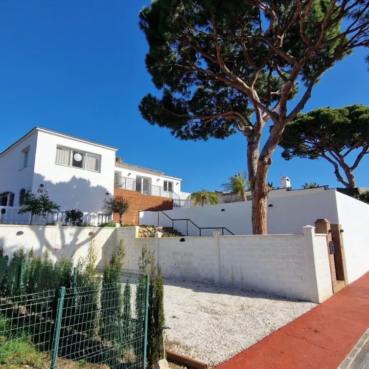 Sale of detached villa in Calahonda