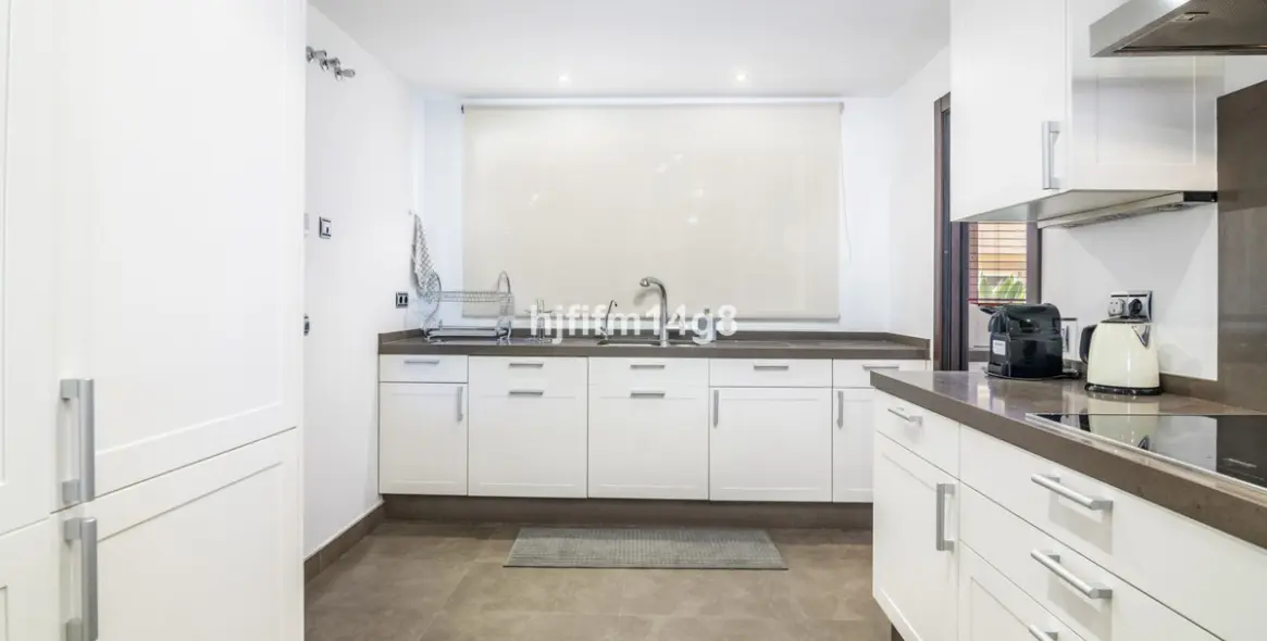 Sale of middle floor apartment in Nueva Andalucía 7