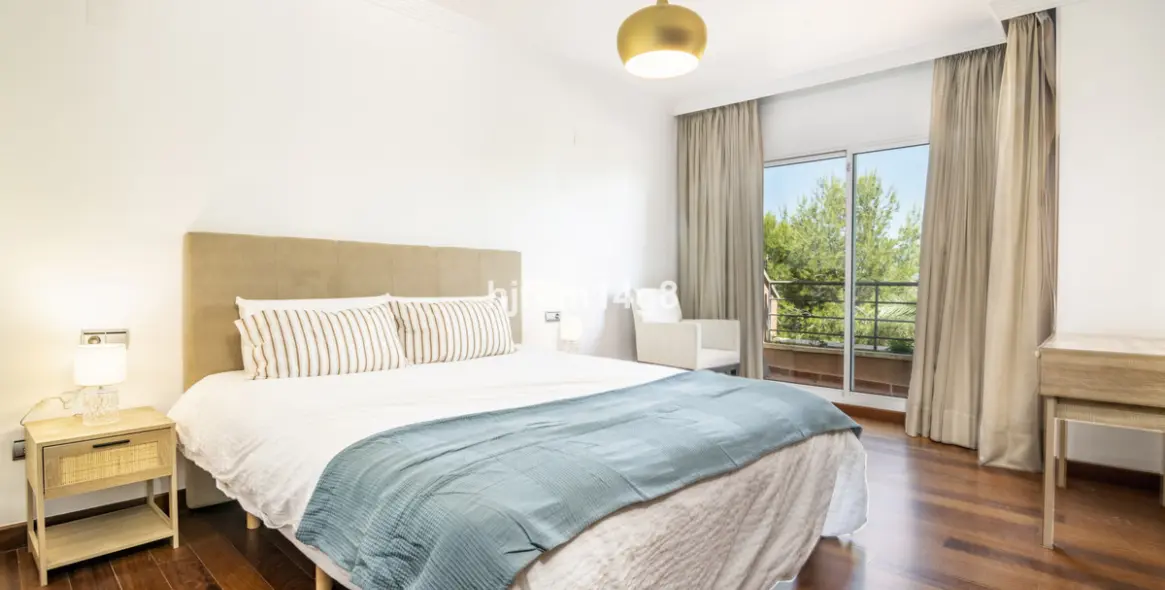 Sale of middle floor apartment in Nueva Andalucía 8