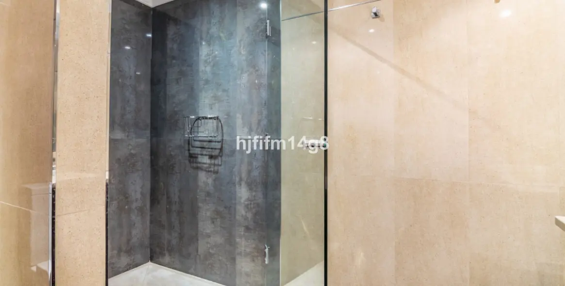 Sale of middle floor apartment in Nueva Andalucía 12