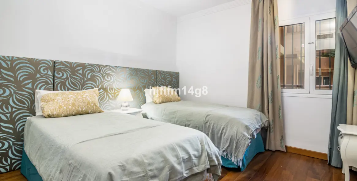 Sale of middle floor apartment in Nueva Andalucía 15