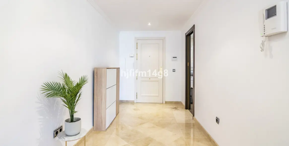 Sale of middle floor apartment in Nueva Andalucía 18