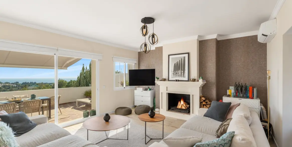 Sale of townhouse in The Golden Mile 3