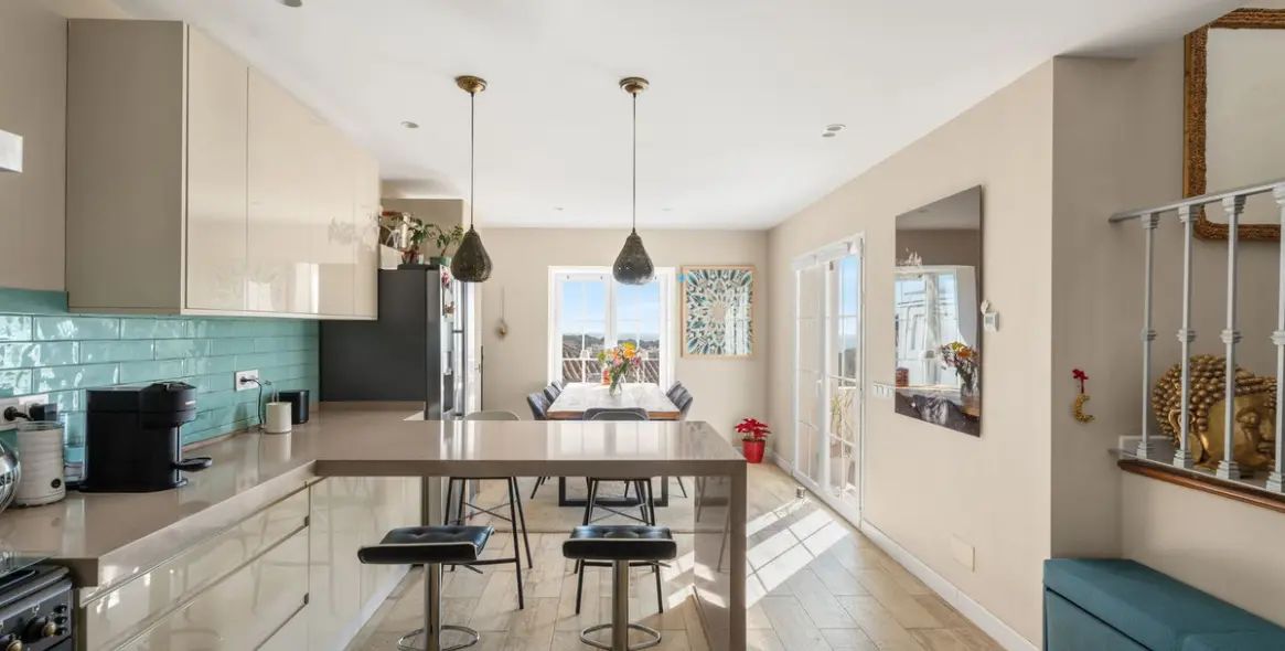 Sale of townhouse in The Golden Mile 4