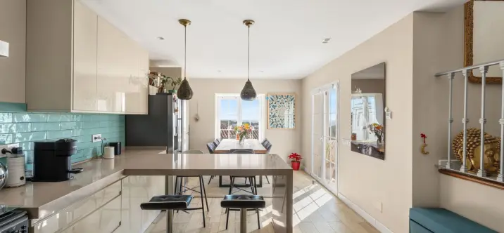 Townhouse R5013634 3