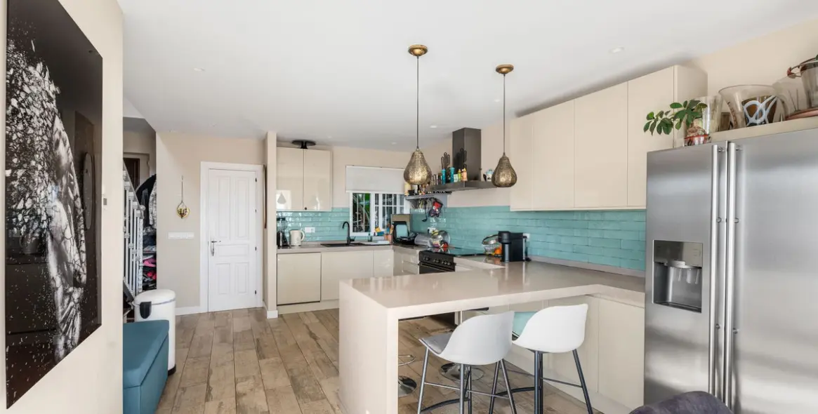 Sale of townhouse in The Golden Mile 5