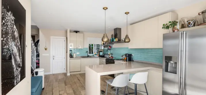 Townhouse R5013634 4