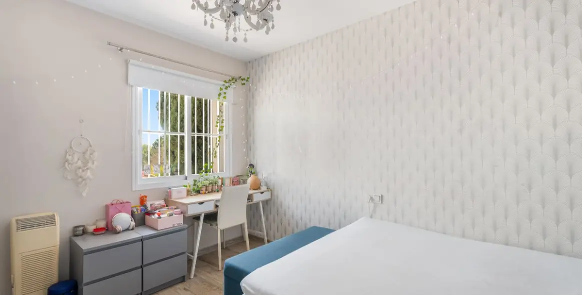 Sale of townhouse in The Golden Mile 13