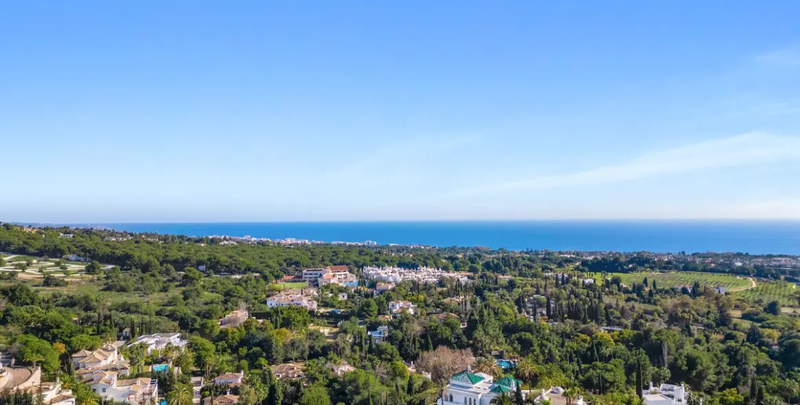 Sale of townhouse in The Golden Mile 18