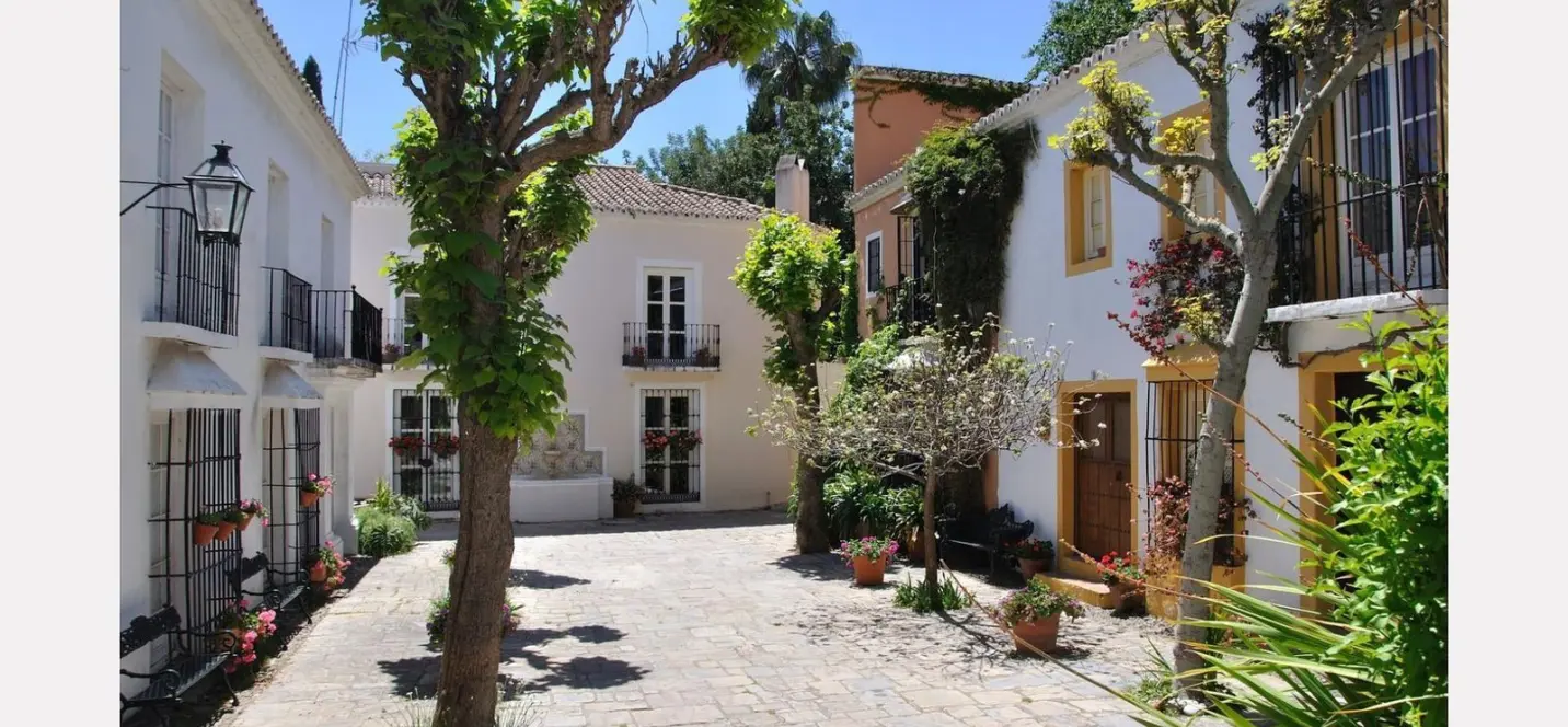 Sale of townhouse in The Golden Mile 0