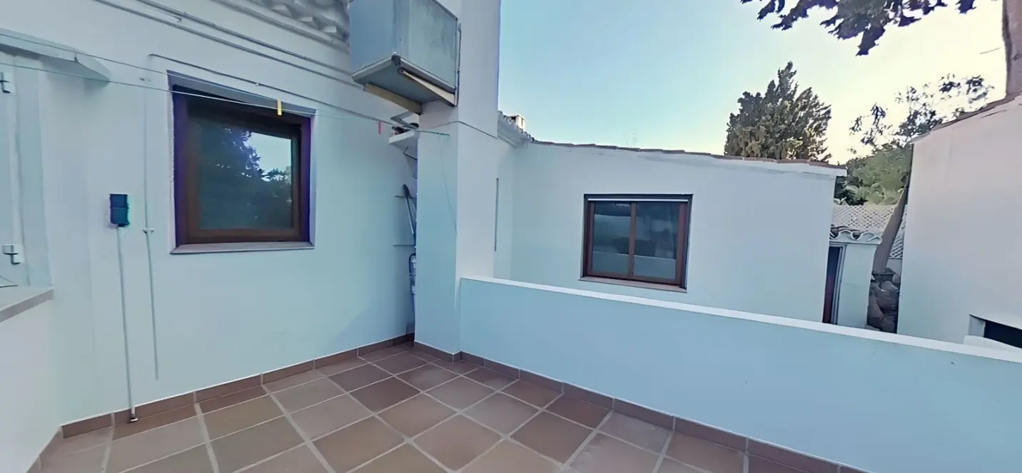 Sale of townhouse in The Golden Mile 4