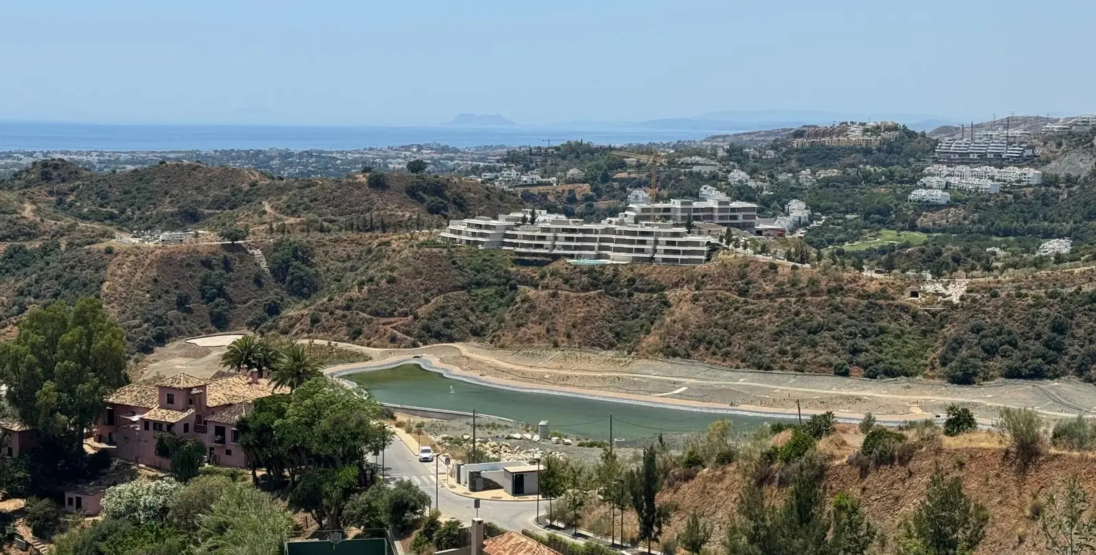 Sale of residential plot in La Quinta 4