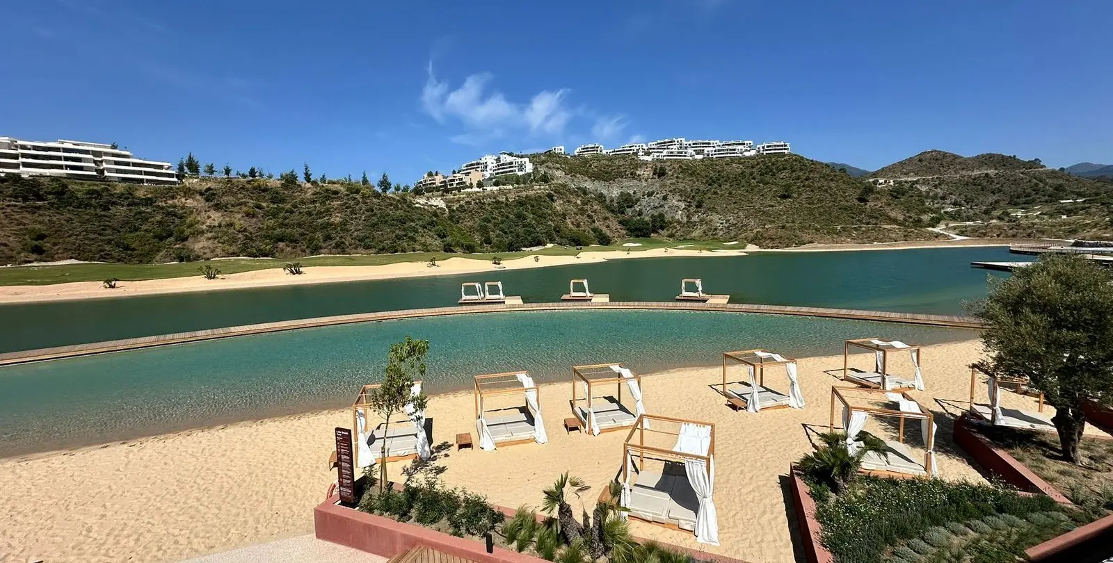 Sale of residential plot in La Quinta 27