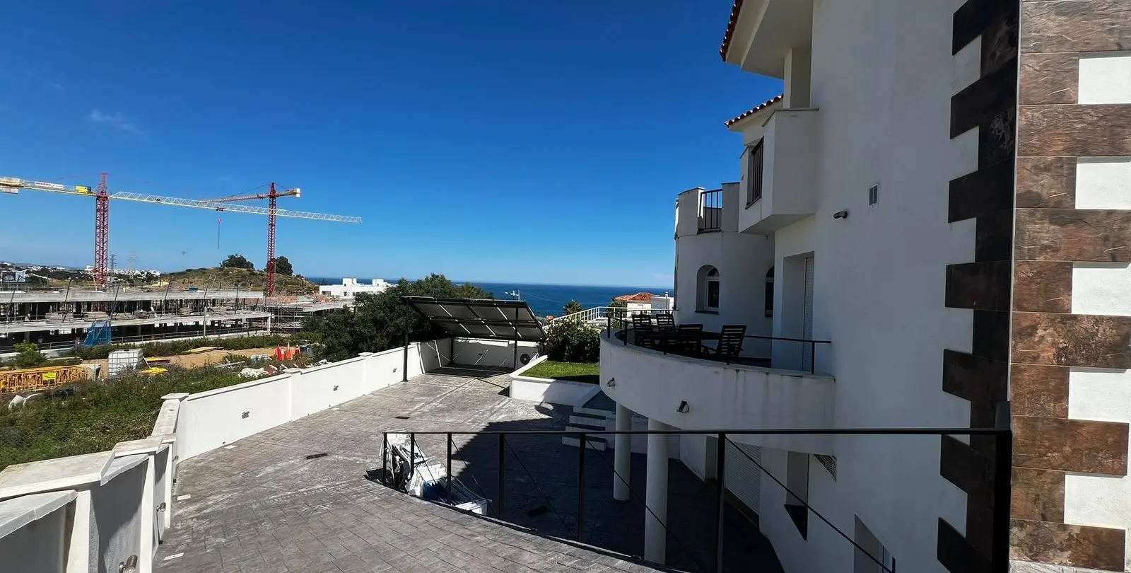 Продажа  отдельно стоящей виллы в Estepona 4