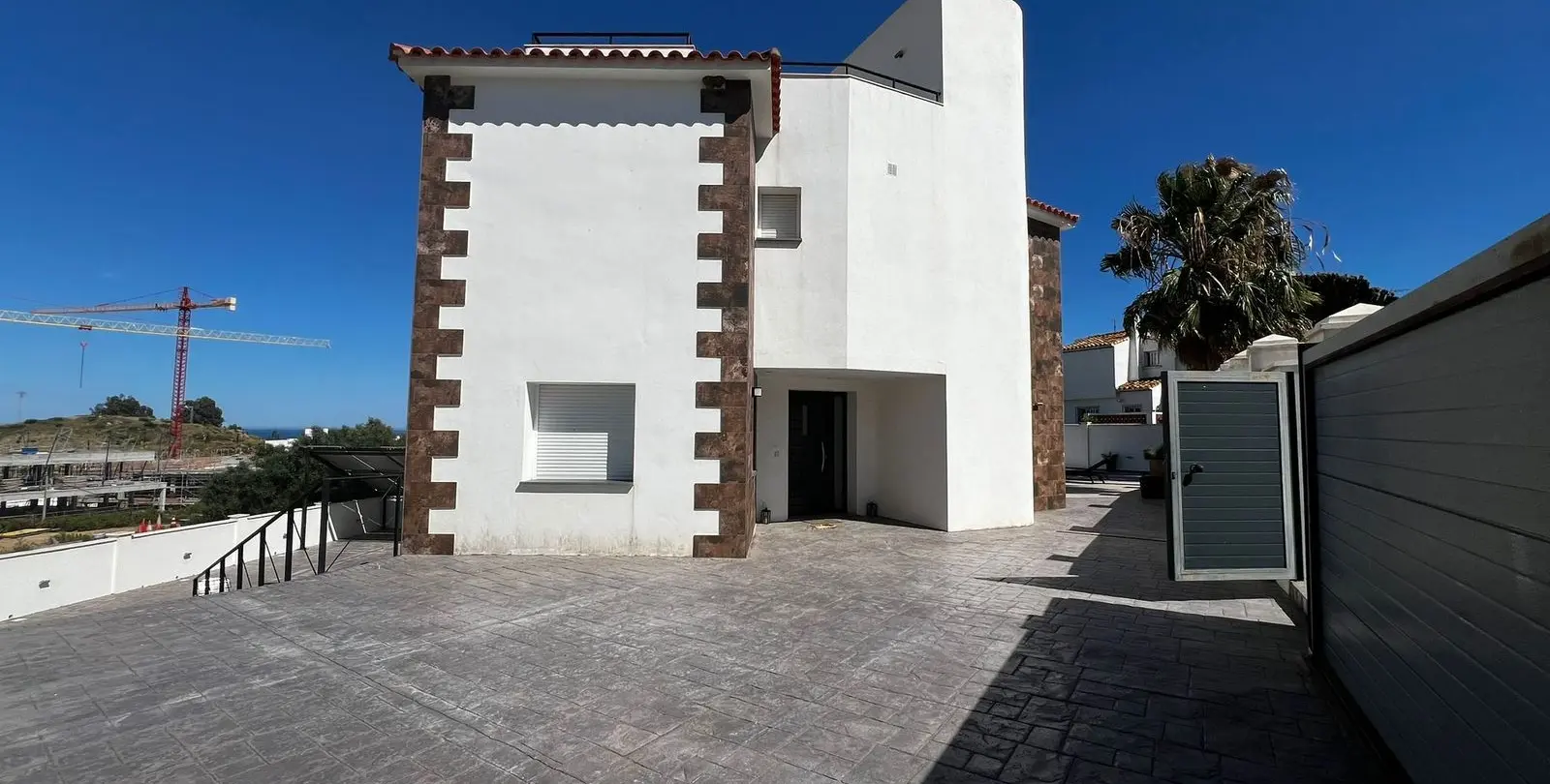 Продажа  отдельно стоящей виллы в Estepona 6