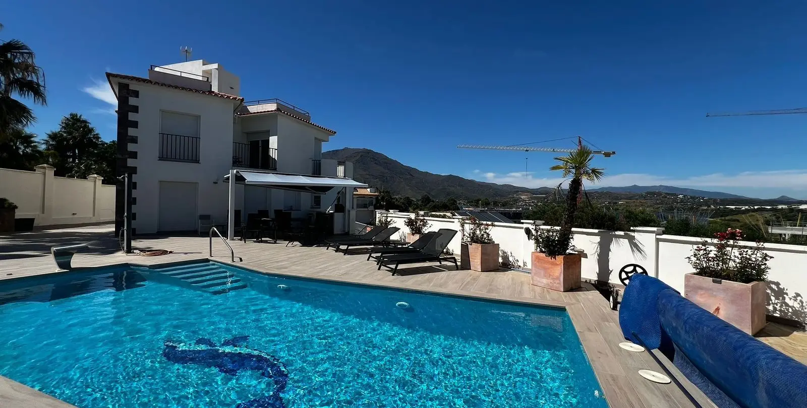 Продажа  отдельно стоящей виллы в Estepona 7