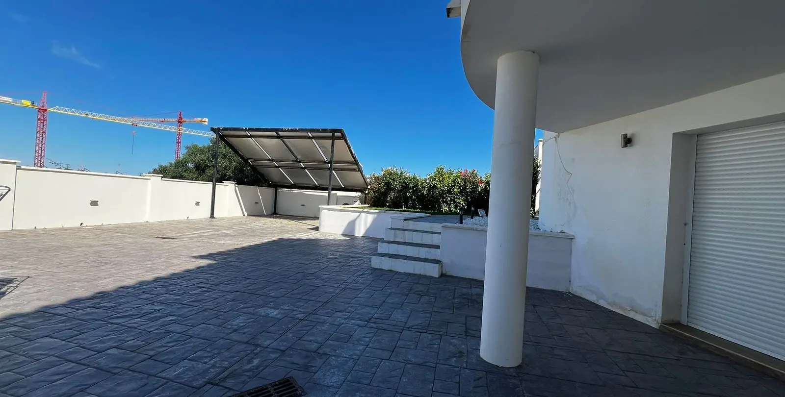 Продажа  отдельно стоящей виллы в Estepona 28
