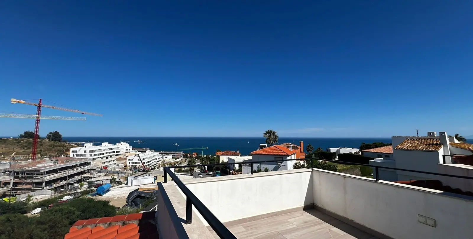 Продажа  отдельно стоящей виллы в Estepona 29