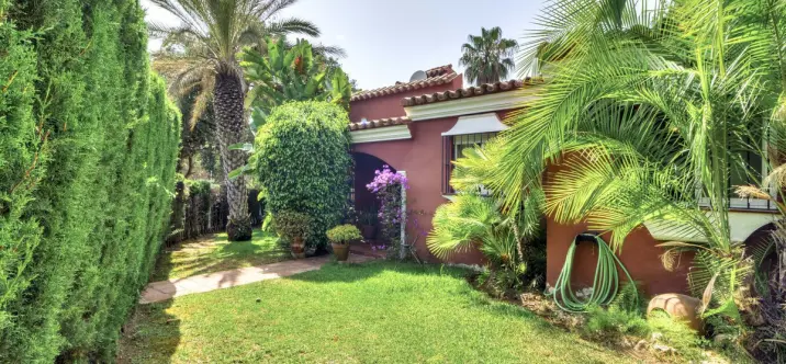 Venta de villa independiente en El Rosario 0