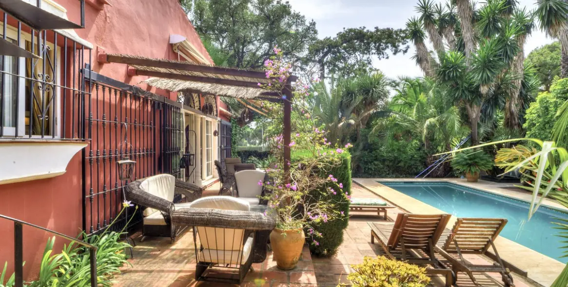 Sale of detached villa in El Rosario 3