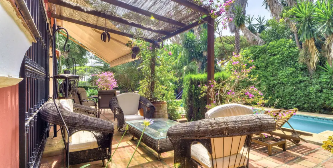 Sale of detached villa in El Rosario 4