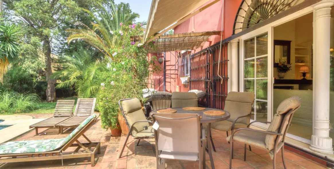 Sale of detached villa in El Rosario 5