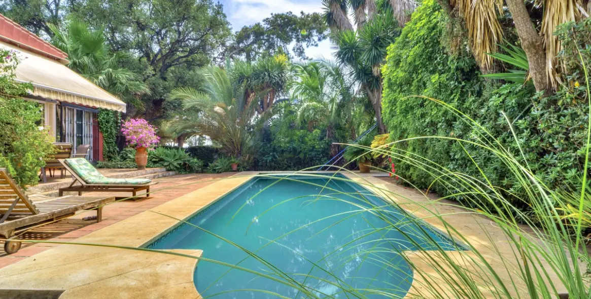 Sale of detached villa in El Rosario 10