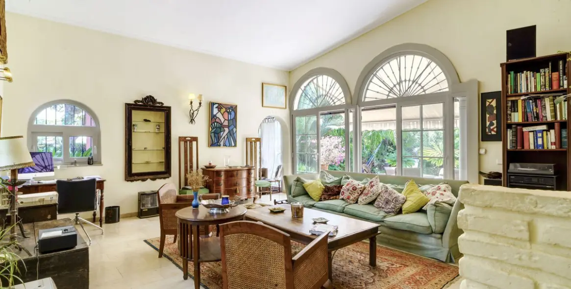 Sale of detached villa in El Rosario 12