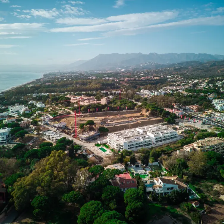 Продажа дома на две семьи в Marbella