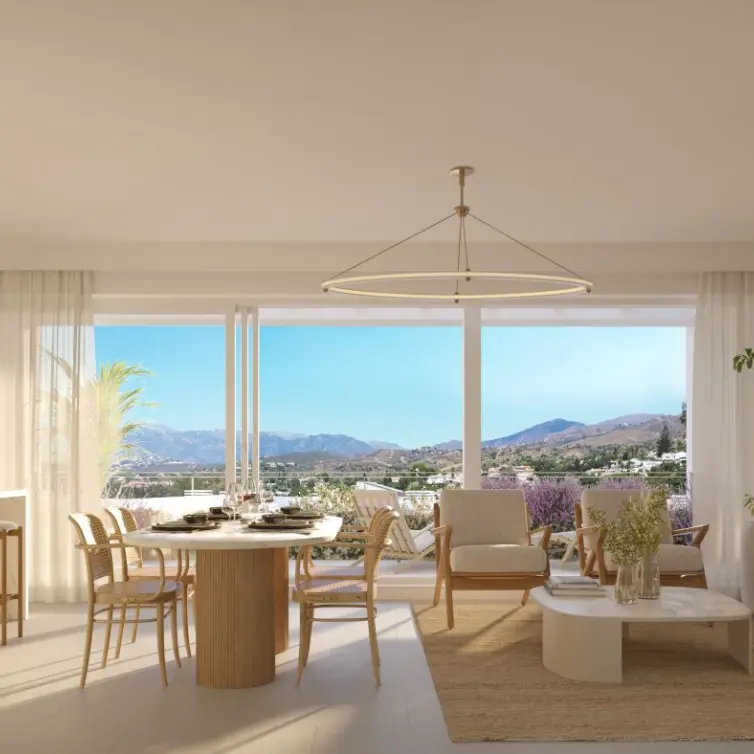 Продажа дома на две семьи в Marbella