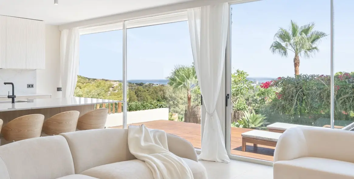 Sale of ground floor apartment in Nueva Andalucía (district Nueva Andalucía) 1