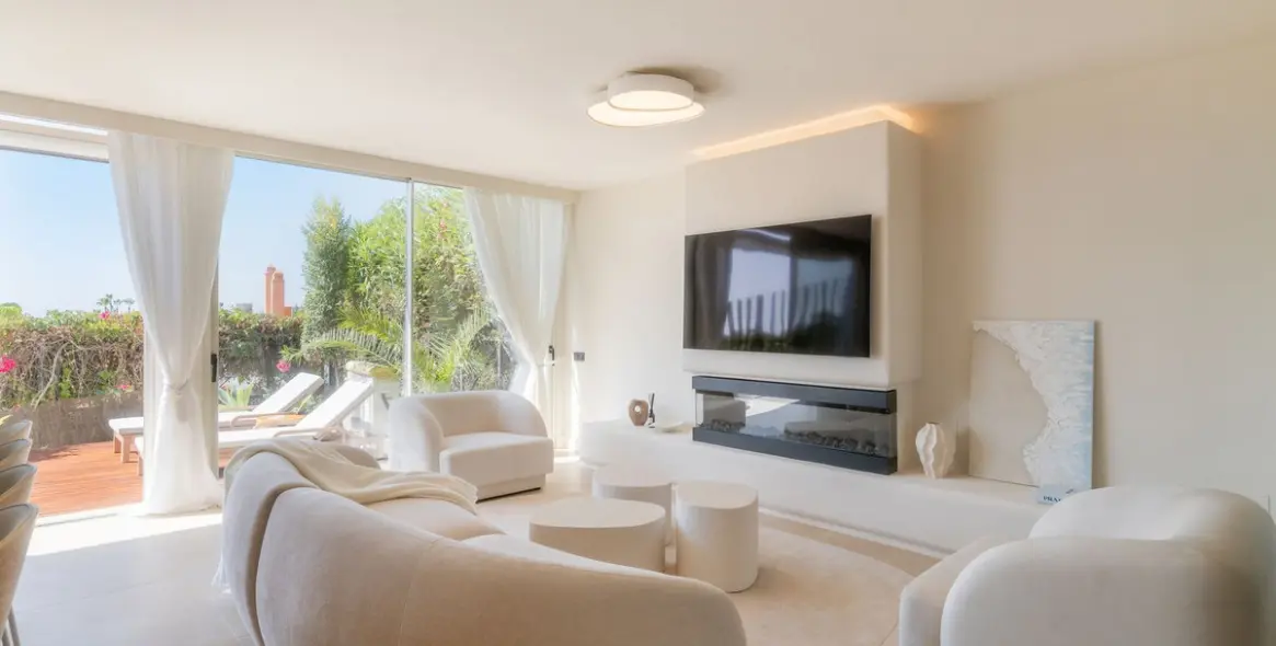 Sale of ground floor apartment in Nueva Andalucía (district Nueva Andalucía) 2