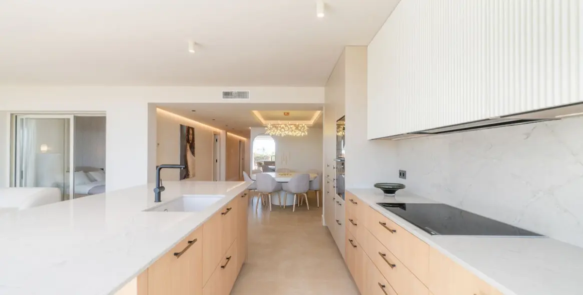 Sale of ground floor apartment in Nueva Andalucía (district Nueva Andalucía) 9