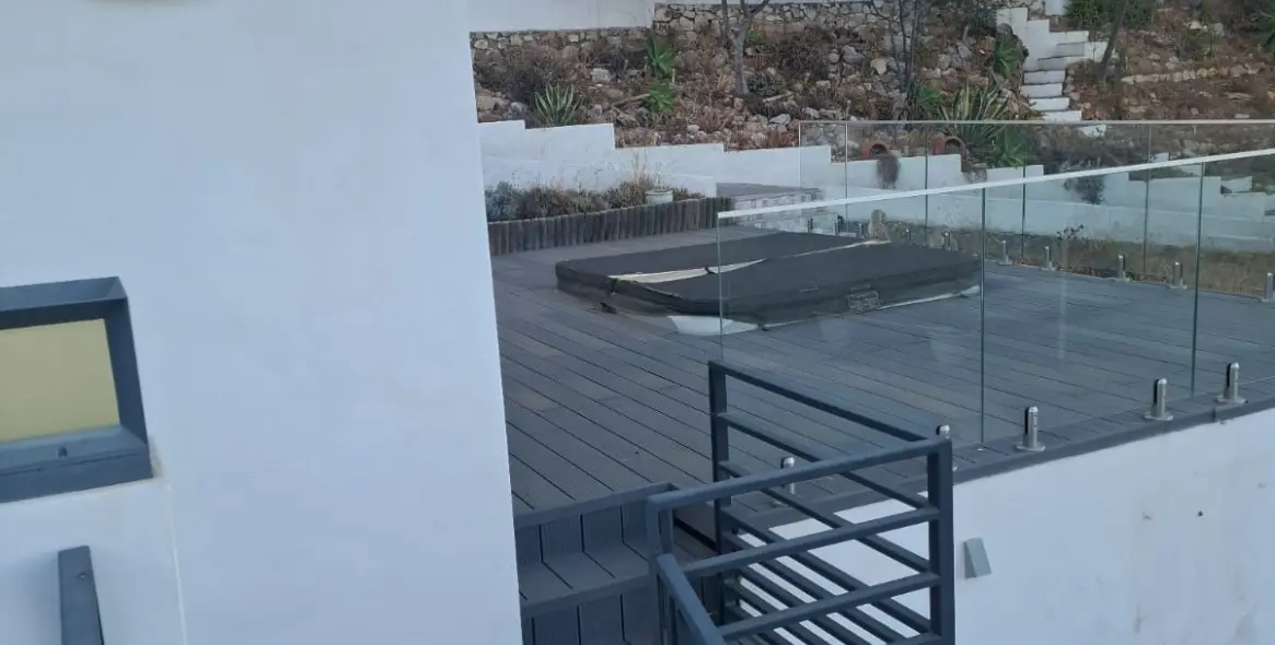 Sale of detached villa in Benalmadena 32