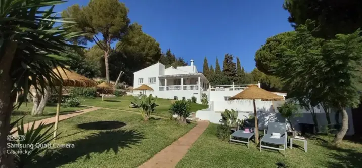 Продажа  отдельно стоящей виллы в Mijas 0