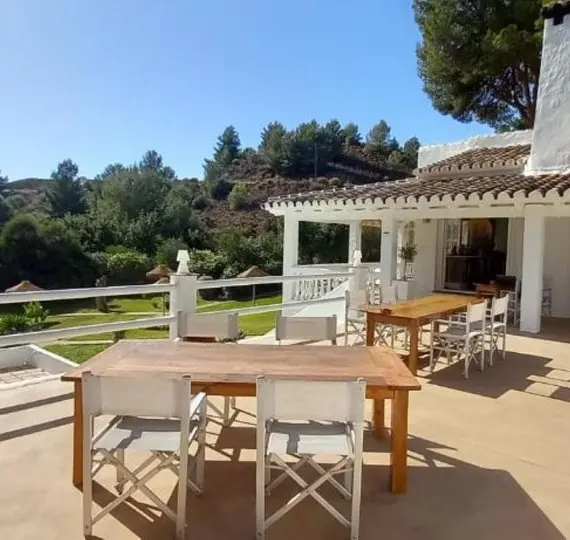 Продажа  отдельно стоящей виллы в Mijas